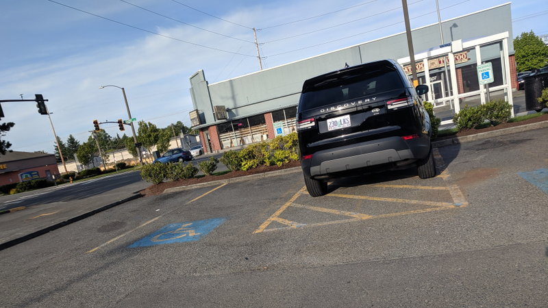 Illustration for article titled Most impressive parking job I've seen.